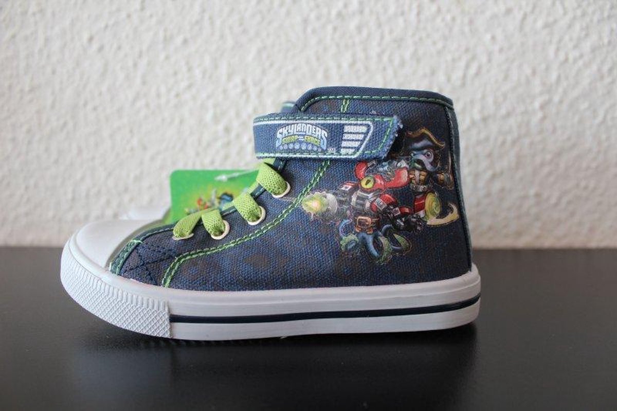 Skylanders sneakers maat 32