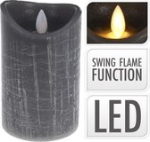 Led Kaars grijs - Ø 7,5 x 12,5cm - Realistic Flame - Bewegende vlam - met ingebouwde timer - incl. 2 AA batterijen