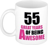 55 grandes années d'être génial mug blanc et rose - tasse / tasse cadeau - 29e anniversaire / 55 ans