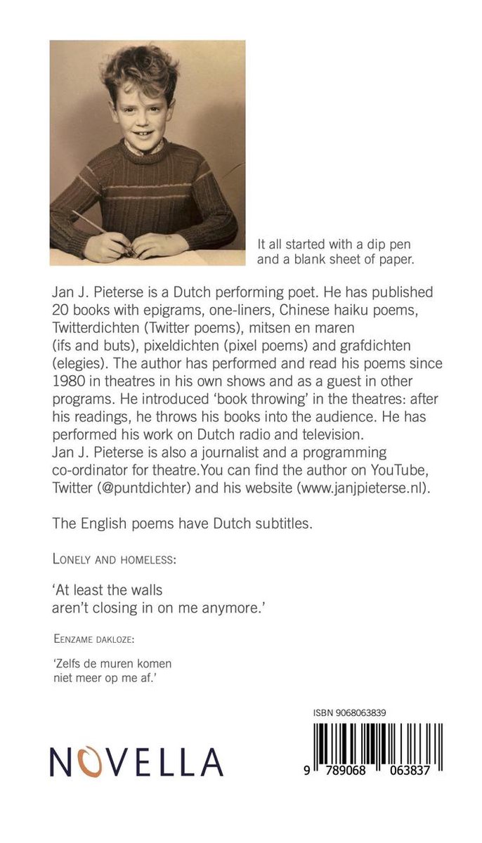 Jongen met warrig haar, gekleed in bruine trui, met tekst over Jan J. Pieterse, dichter.