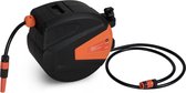 Bol.com Wandhaspel met Tuinslang – 20 Meter – 180° Draaibaar / Automatische Oprolfunctie – Inclusief Sproeikop | Centurius aanbieding