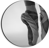 Dibond Wandcirkel - Ballerina op Spitzen (zwart/wit) - 20x20cm Foto op Aluminium Wandcirkel (met ophangsysteem)