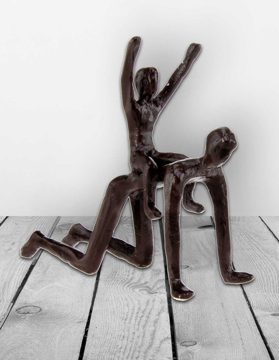 Sculptuur Vader met kind op de rug bronskleur - 6x20x6 in geschenkdoos