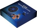 Een boxapparaat met blauwe lichtgevende hexagonale pads op een verpakking met een gespierde bokser en bokshandschoenen.