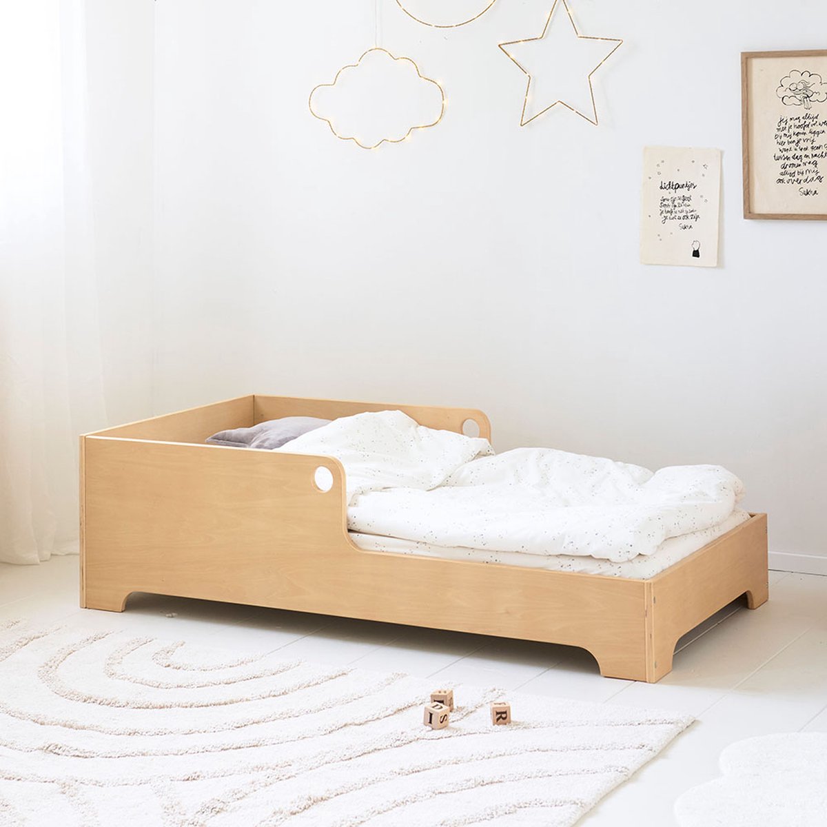 Petite Amélie Montessori Peuterbed 140x70 cm - Naturel Vloerbed met Uitvalbescherming - Kinderbed geïnspireerd op Montessori-principes - Ellipse Collectie