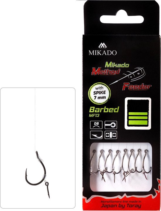 Emballage Mikado Method Feeder avec un seul hameçon barbelé sur une ligne blanche. L'emballage indique 'Mikado Method Feeder' et 'Barbed MF13'.