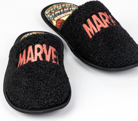 Marvel Pantoufles Pantoufles femmes Chaussures à enfiler