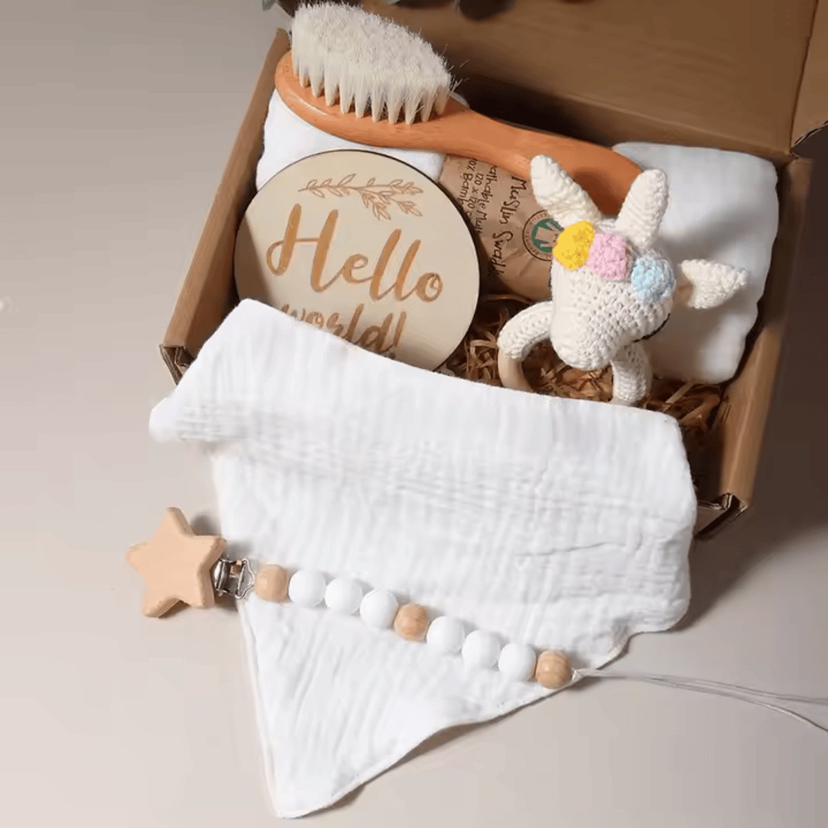 Goedkoopste Kraam cadeau baby box - Baby Geboorte Set - Baby Speelgoed - New Born Set - Geschenk Set - Kraamcadeau - Babyshower - Gender Reveal Party - Bijtring - Handgemaakt - Natuurlijke Materialen - Speenkoord - Wit