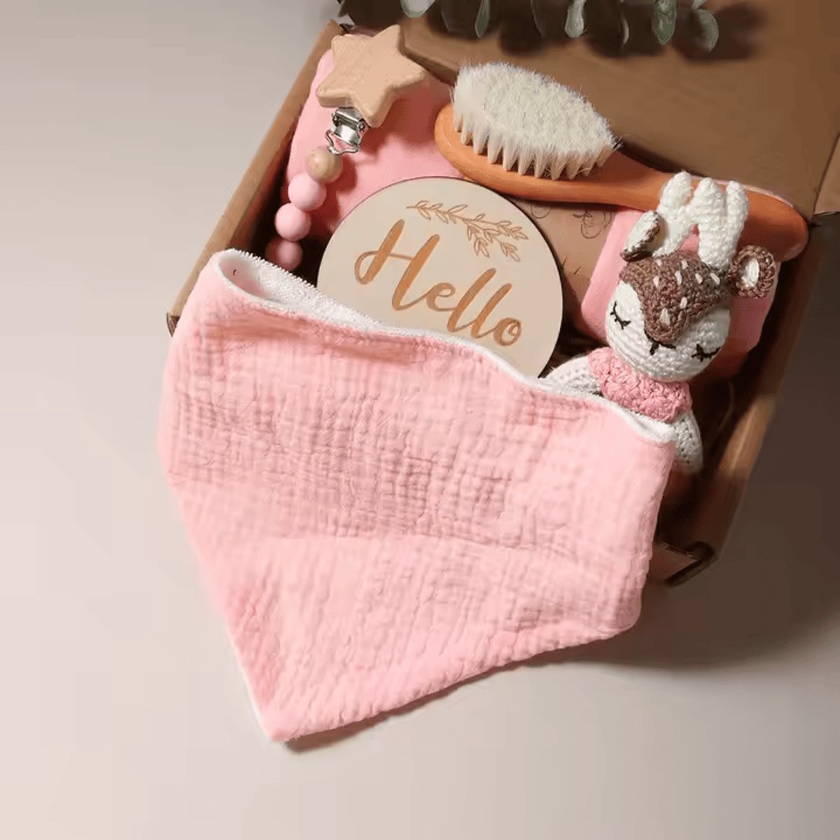 Goedkoopste Kraam cadeau baby box - Baby Geboorte Set - Baby Speelgoed - New Born Set - Geschenk Set - Kraamcadeau - Babyshower - Gender Reveal Party - Bijtring - Handgemaakt - Natuurlijke Materialen - Speenkoord - Roze