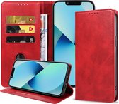 Smartphonica iPhone 13 kunstleren hoesje met magnetische sluiting en pashouders book case - Rood geschikt voor iPhone 13