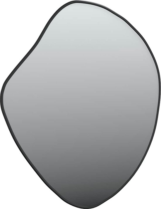 Wandspiegel met organische, onregelmatige vorm en zwart frame.