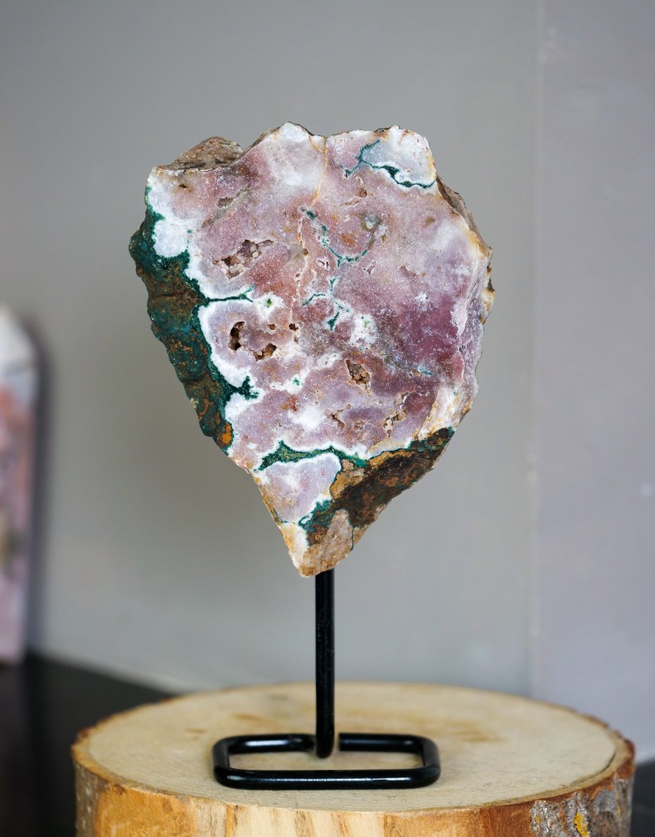 Roze Amethist / Edelsteen snede / Op Standaard / Interieur / Inrichting / Cadeau voor haar / Argentinië