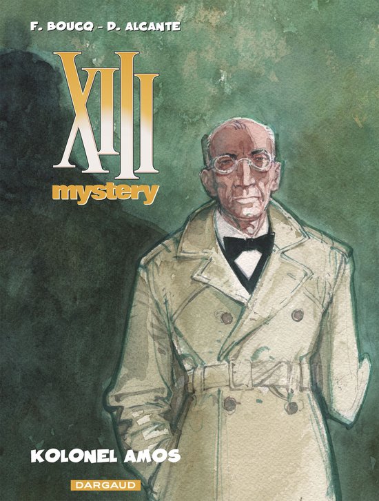 Kolonel Amos met bril en trenchcoat, op de cover van 'XIII mystery'.