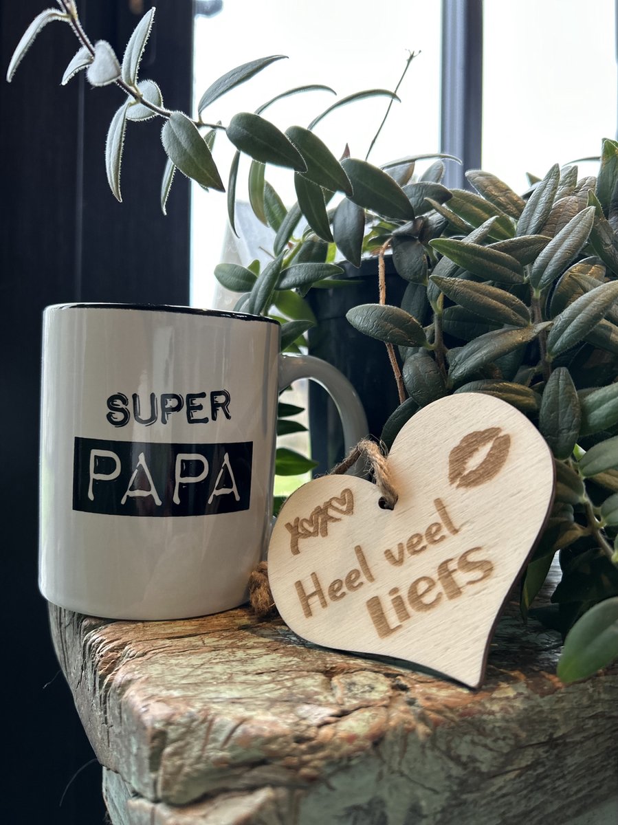 Creaties van Hier - Beker - Black & White mok - Papa - met houten hartje Bedankt