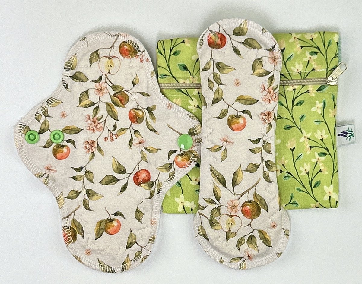 Goedkoopste Kkfabrics&creations - set wasbare inlegkruisjes zonder lekdicht laagje met wetbag - geen irritatie meer - inlegkruisjes voor dagelijks gebruik - 2 wasbare inlegkruisjes met appeltjes print 1 wetbag groen met bloemetjes