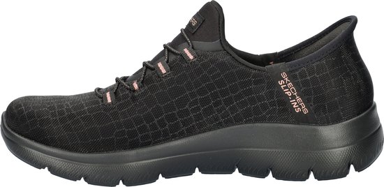 Zwarte Skechers Slip-Ins damesinstapper met roze accenten en een S-logo.