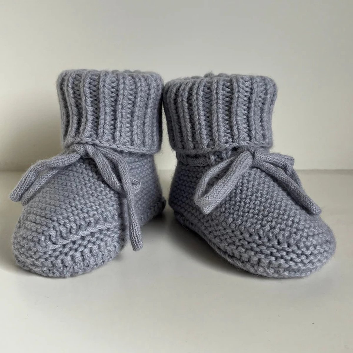 BabyRoomBoom Baby slofjes Merino Wol met chette Grijs