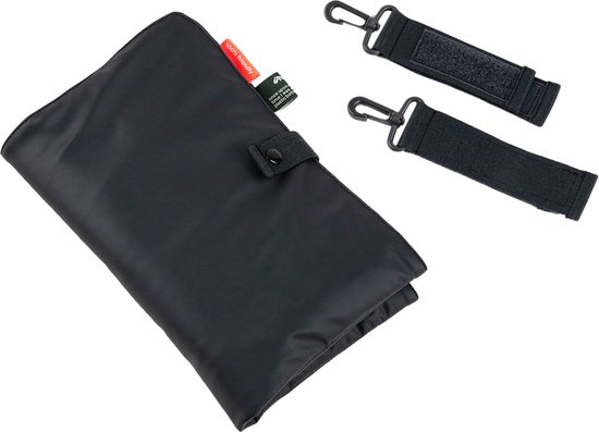 Matelas à langer noir et deux clips pour poussette.
