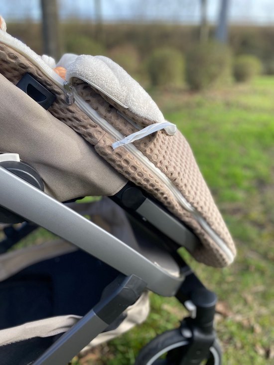 Koeka Oslo voetenzak voor buggy - wafelstof met teddy - bruin van Koeka — afbeelding 3