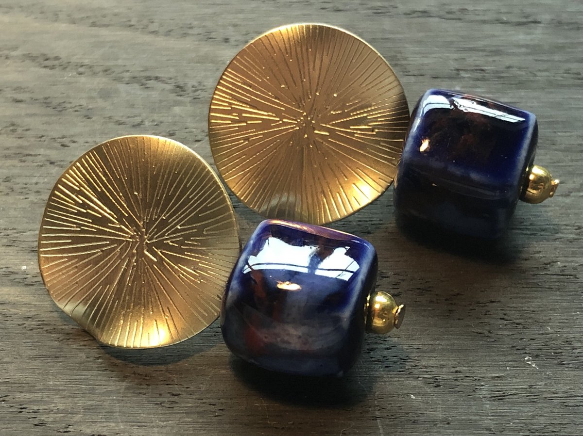 Vibe - Christiane - oorbellen - oorsteker - goud - blauw - steen