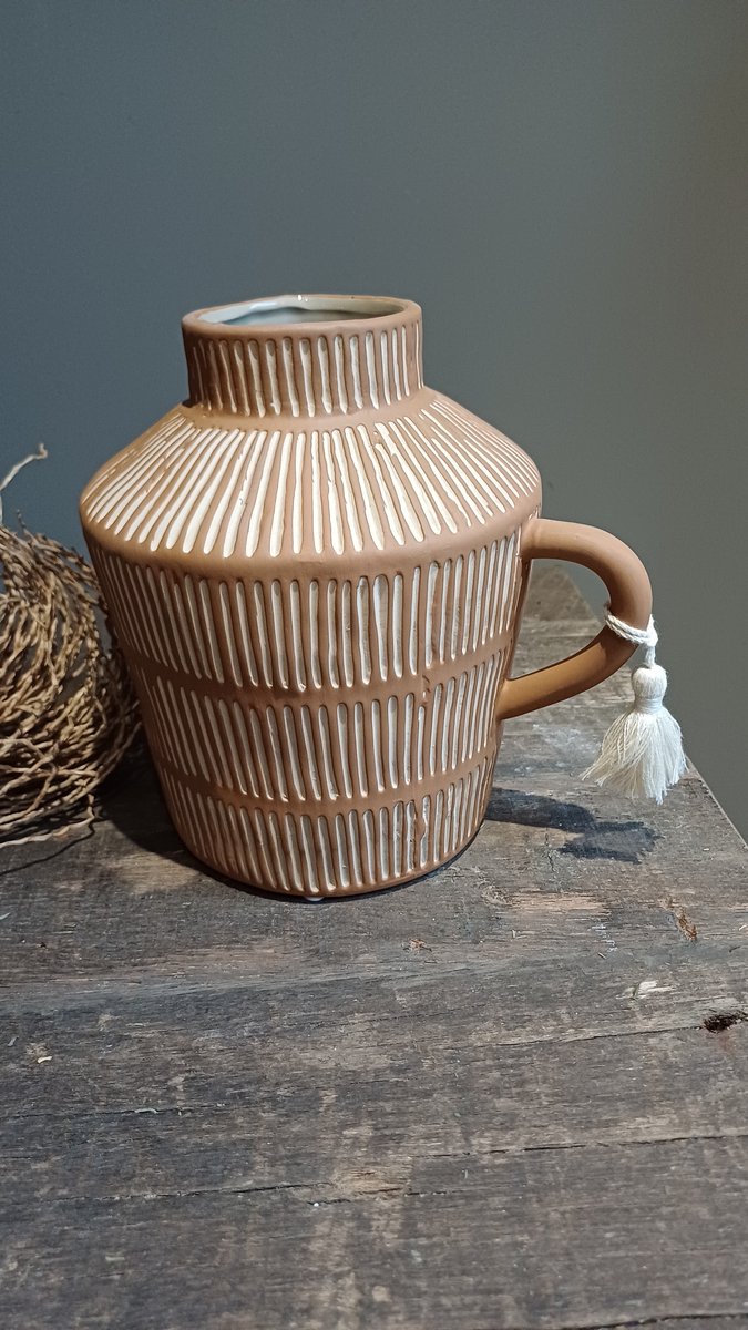 Vaas Fine Earthenware Brown