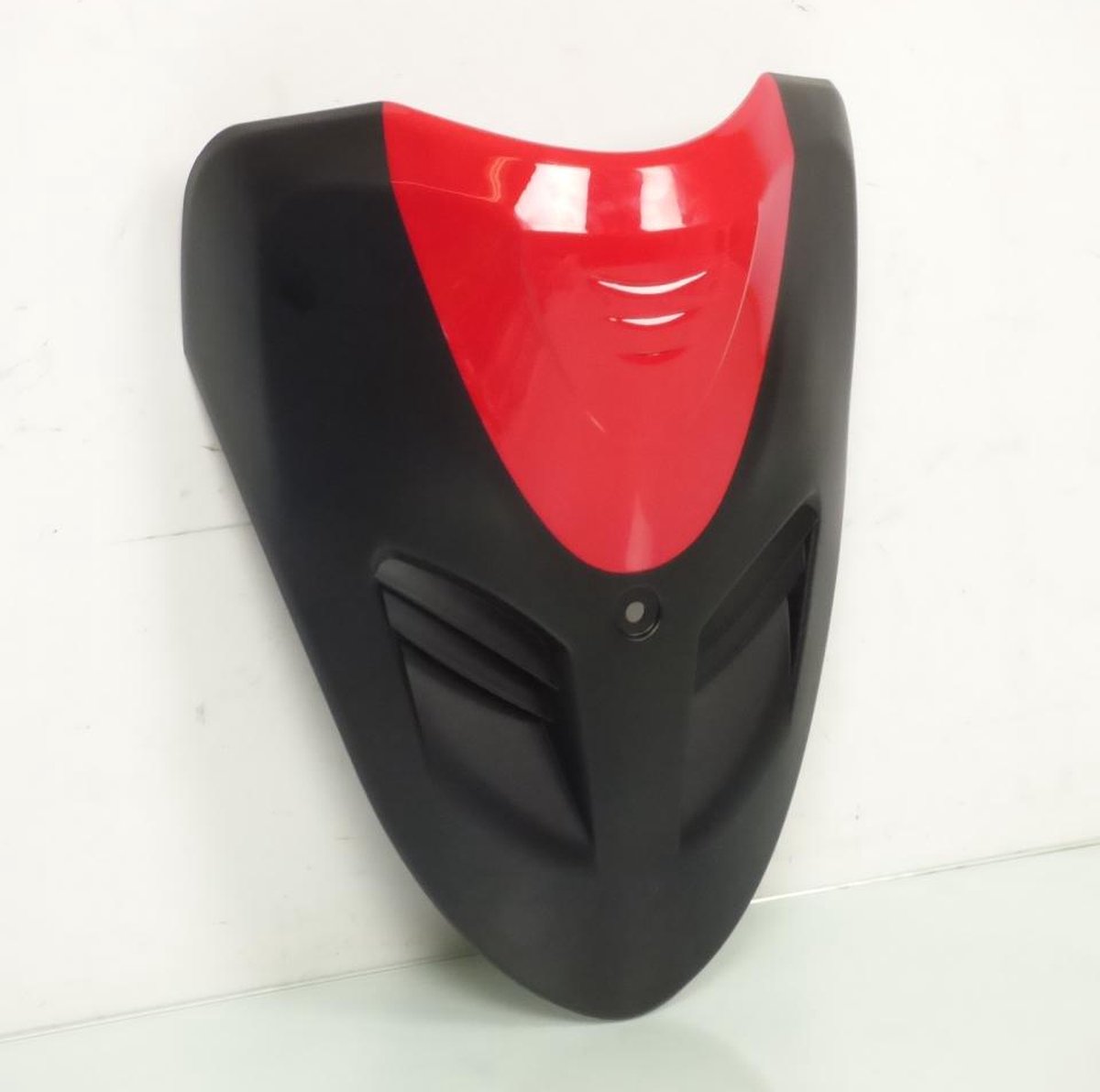 Tablier avant origine pour Scooter Sukida 50 SK 50QT TB00-070101001 / noir rouge Neuf