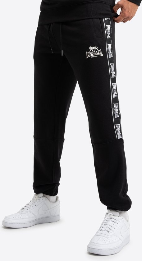 Lonsdale London Dartford Trainingsbroek zwart L 100% katoen - Nu 29 Lonsdale London Dartford Trainingsbroek zwart L 100% katoen - Nu 29