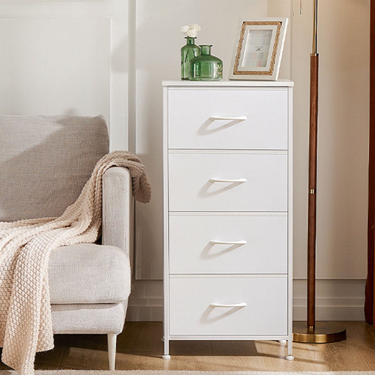 Commode kast met 4 stoffen lades, opbergkast met stevige stalen frame en houten blad, 95 cm hoog, waterproof, voor slaapkamer, woonkamer, kinderkamer, hal.-Wit