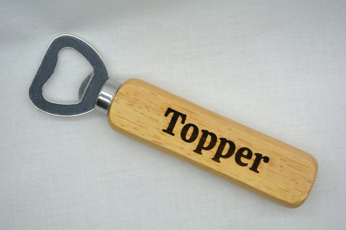 Houten Flesopener - Bieropener met tekst "Topper" gegraveerd