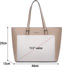 Beige shopper met de afmetingen 44 cm breed, 29 cm hoog en 13 cm diep, met een 15,6-inch laptop.