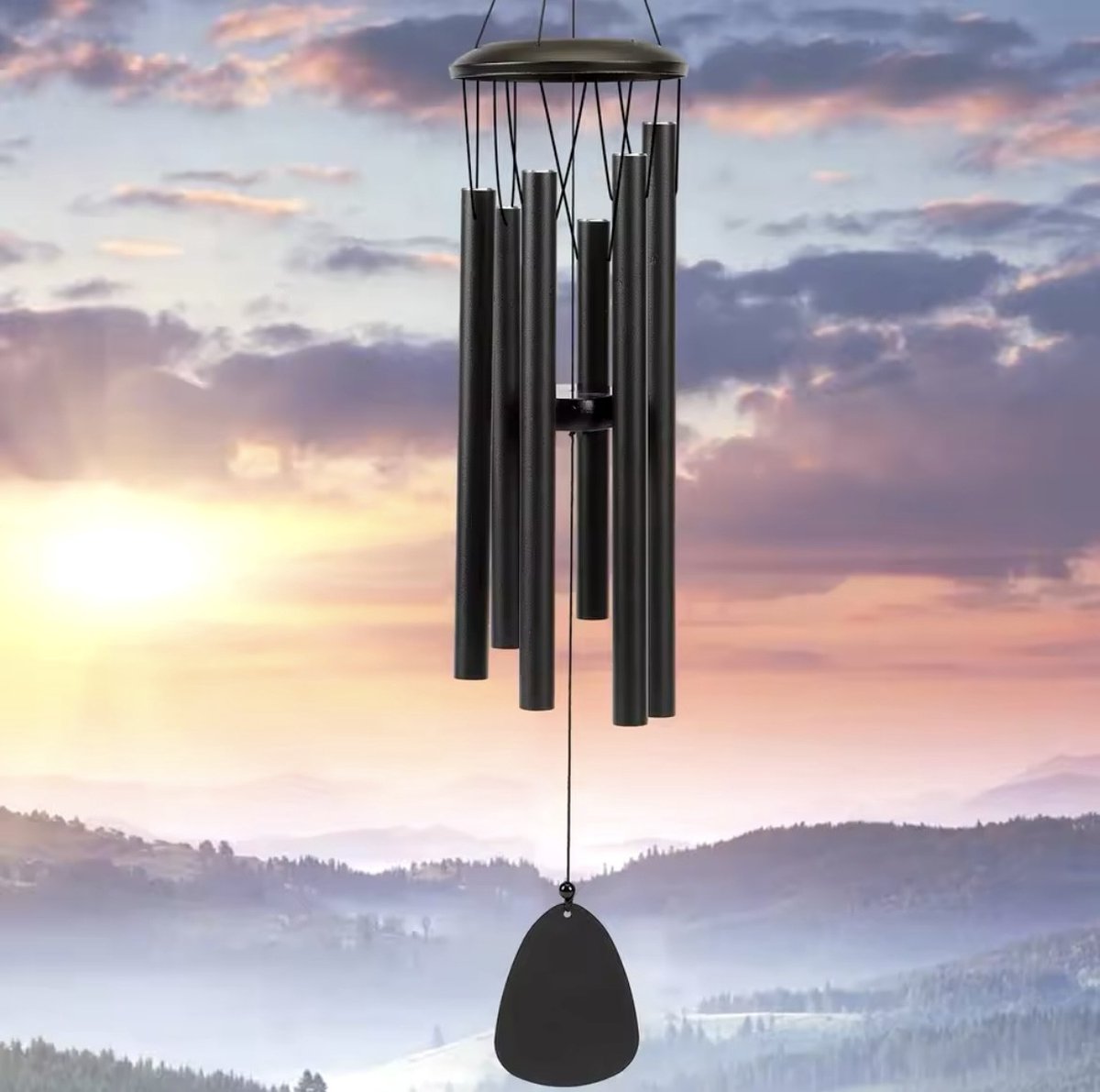 Moderne matzwarte windgong van aluminium met 6 klankbuizen, 66 cm lang. Inclusief gratis kerstmuts.