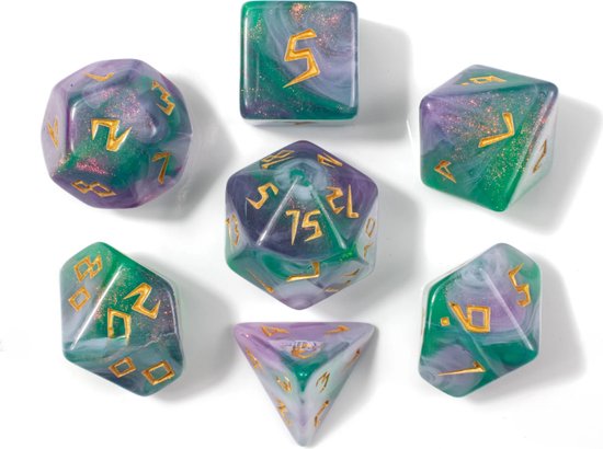 Vera's Arts & Dice | Dobbelstenen Set voor RPGs als Dungeons and Dragons | 7 stuks per set | Brewing Potion | (Deels) Transparant Groen, Paars en Wit en Afgewerkt met Gouden Cijfers in een Viking Lettertype | Met Dice Bag