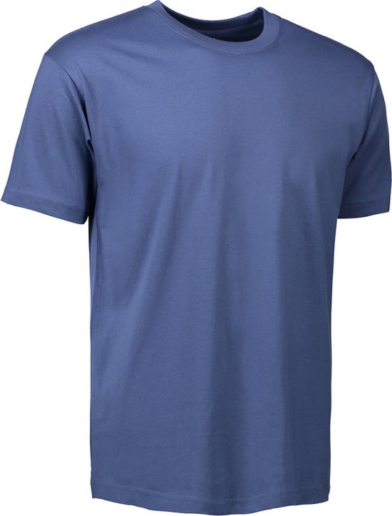 Blauwe korte mouw T-shirt.
