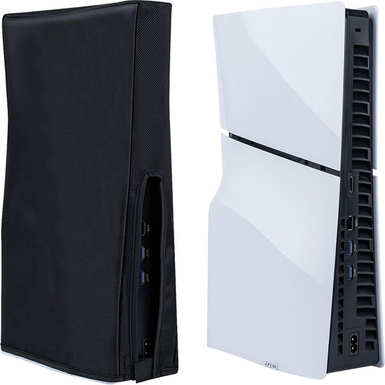 Zwarte stofhoes naast een witte PS5 Slim console.