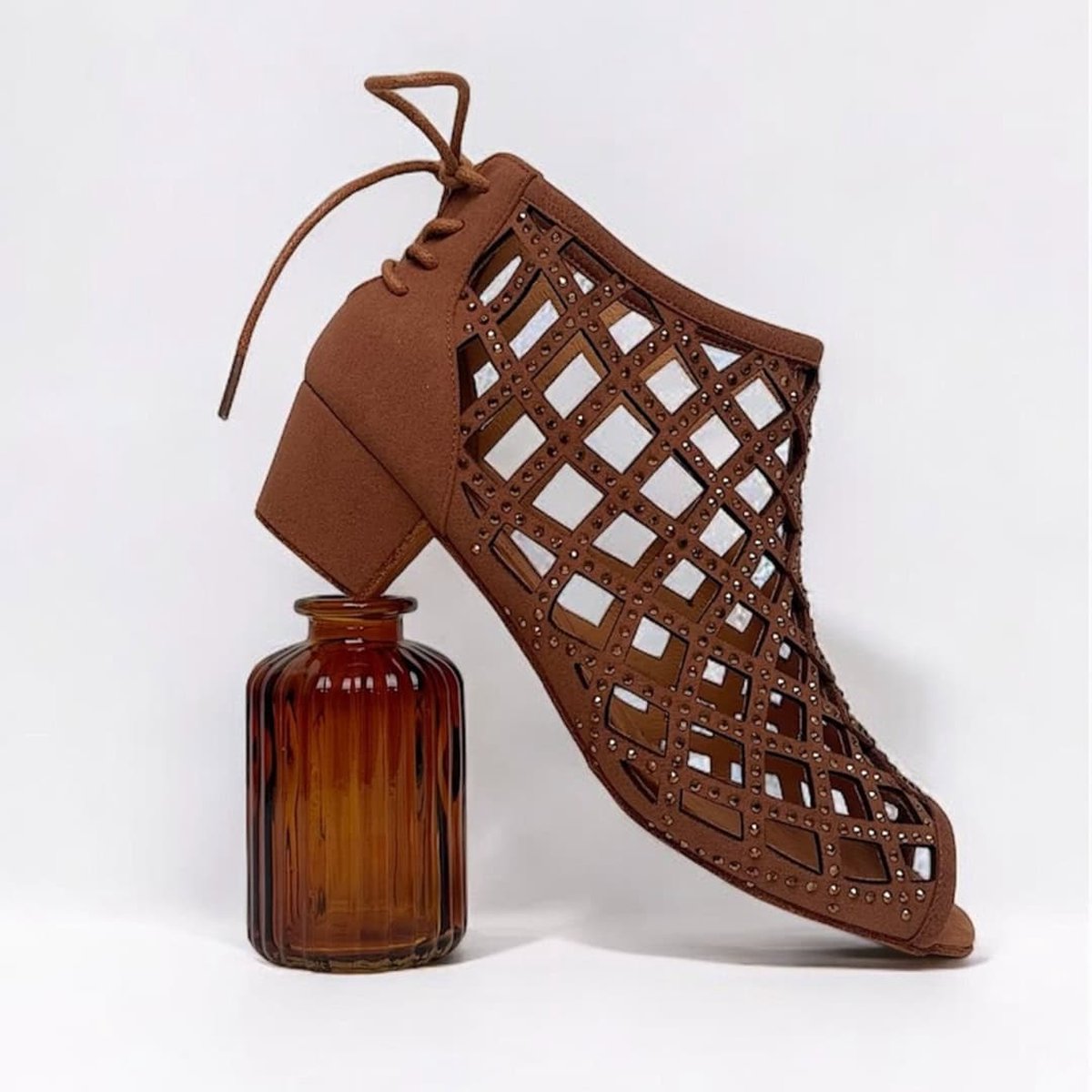 Cage Brown - 38