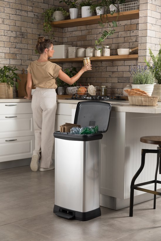 Curver Poubelle a pédale - 50 L - Gris métallisé