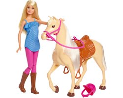 foto van Barbie pop met paard - Met zadel en hoofdstel