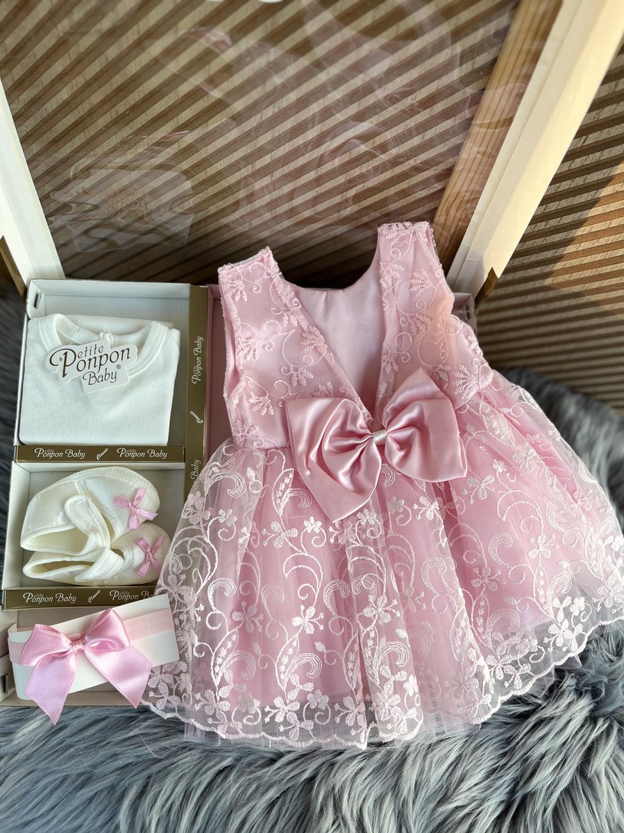 Goedkoopste luxe feestjurk-bruidsjurk-Baby jurk-doopjurk -dooppakje-roze jurk-onderhemd-haarband-schoentjes-new born-geschenkenset -kraamcadeau-fotoshoot -4 delige set-bloemenmotief-tule jurk met strik-maat 56/62(0 tem 4 maanden