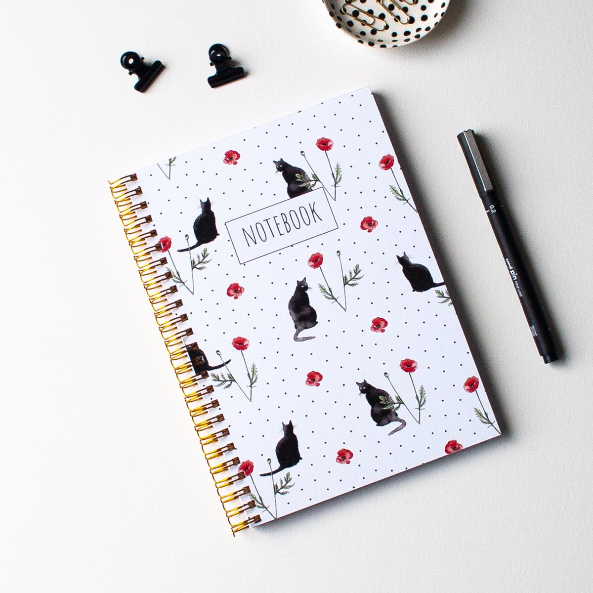 Luxe notitieboek A5 - CATS & POPPIES - Notitieboek met ringenband - Cadeautje juf - Notitieboek met katje - Gelijnd - Notitieboekje met harde kaft.