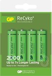 Verpakking met vier GP ReCyko+ 2000mAh oplaadbare AA batterijen.