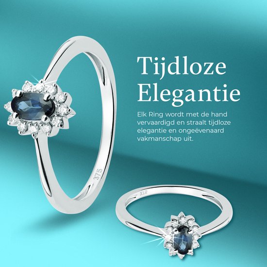 Twee zilverkleurige ringen. Eén met blauwe saffier en diamanten, een ander detail.