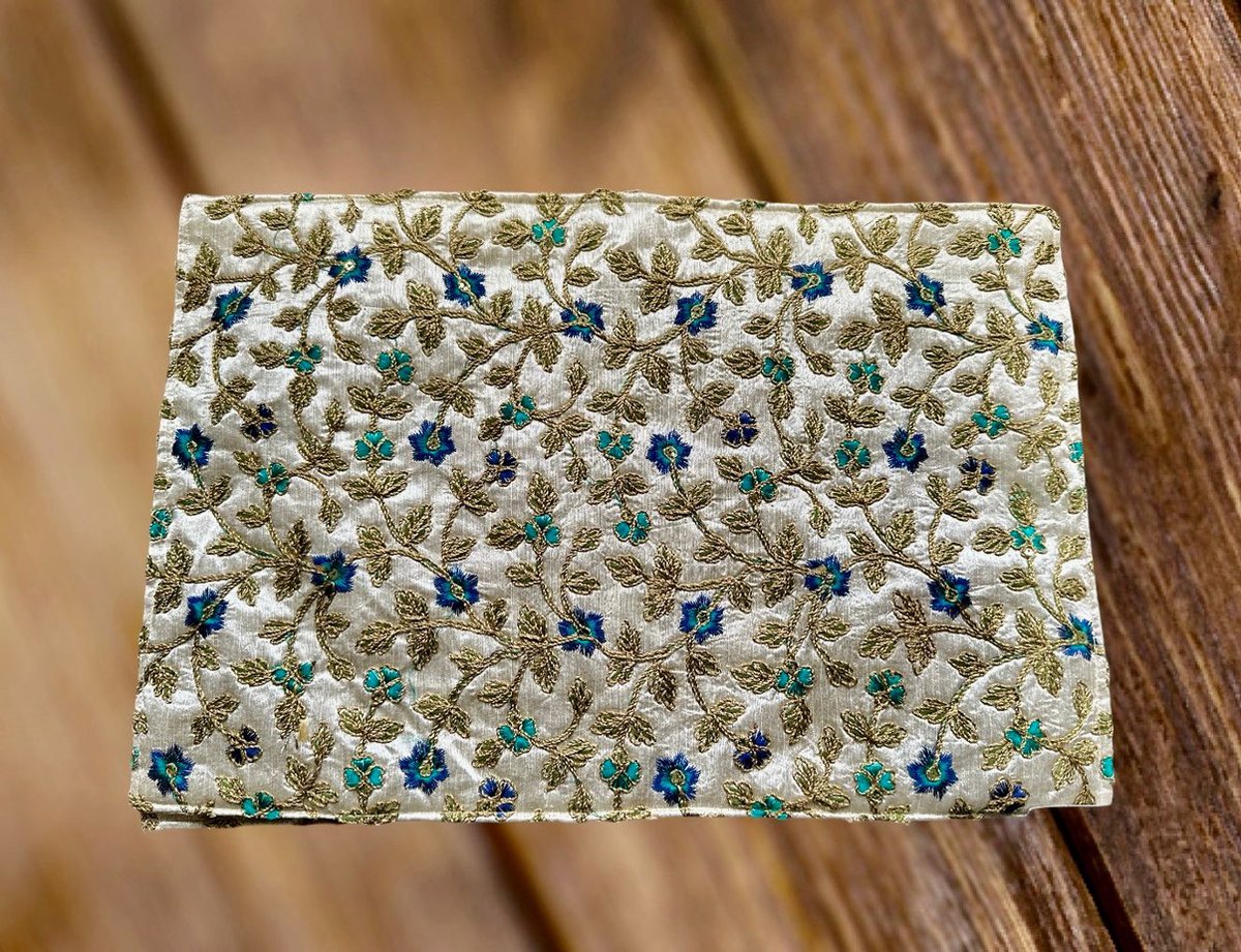 Placemat met etnisch borduurwerk - placemats katoensilk - 45 x 30 cm - 2 stuks - Bordonderzetters antislip - Tafeldecoratie - Tafelonderzetter - Luxe tafeldecoratie - Placemat - Onderzetter - Tafeldecoratie accessoires - Kerstmis - Feest