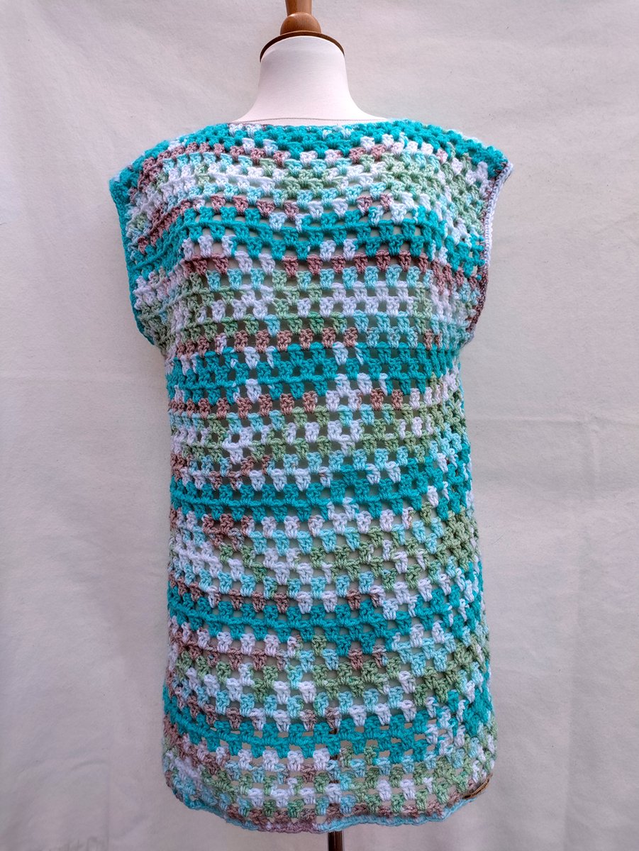 Handgemaakte trui korte mouw / spencer gehaakt in aquablauw, mintgroen, beige, wit gemeleerd Maat M