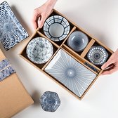 Bol.com Japans servies - Set Blauw met 4 Kommen 1 rechthoek Bord en 2x Eetstokjes - Voor serveren van Sushi Rijst Sausjes etc. aanbieding
