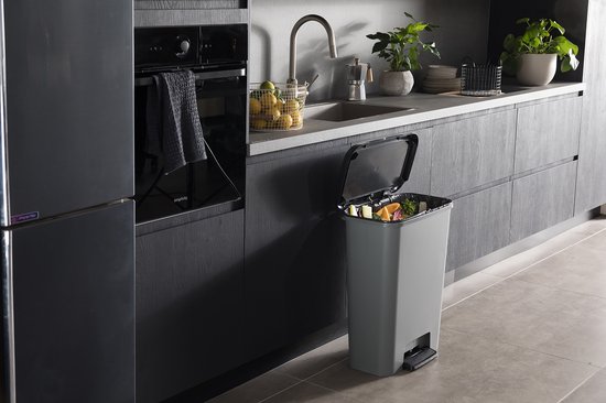 Curver Compatta Prullenbak - 50 liter - Grijs/Zwart