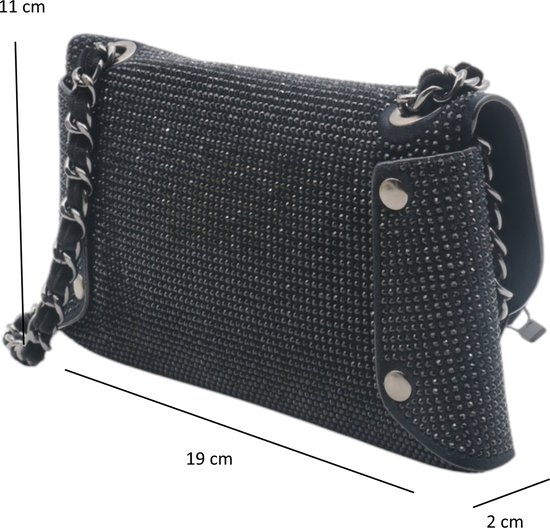 Zwarte clutch met zilveren kettingband, 19x11x2 cm, versierd met glinsterende steentjes.