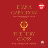 Boekomslag van "The Fiery Cross" door Diana Gabaldon. Nu een Starz Original Serie. Met de tekst "Diana Gabaldon, The Fiery Cross" en een gouden symbool.