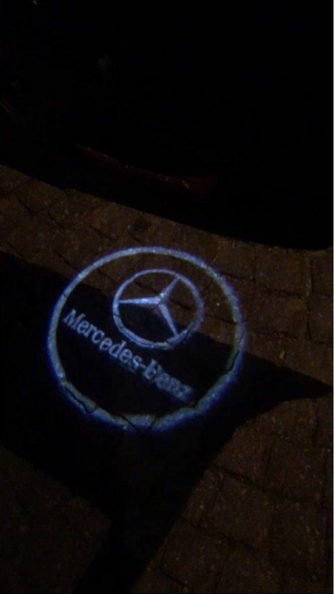 Duleutgnu 2 stuks autodeur logo LED-deurverlichting voertuig welkom deuren instapverlichting projector lichten 3D ultra helder, compatibel met Mercedes Benz W203 CLK glazen lens Duleutgnu 2 stuks autodeur logo LED-deurverlichting voertuig welkom deuren instapverlichting projector lichten 3D ultra helder, compatibel met Mercedes Benz W203 CLK glazen lens