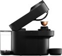 Zwarte Nespresso Vertuo Pop machine met de kop geopend, een capsule wordt geplaatst.