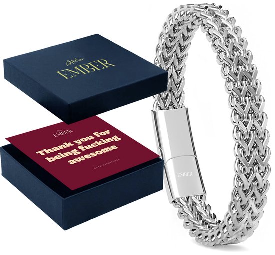 Zilverkleurige schakelarmband met gesp, met de tekst 'EMBER' erop, in een open geschenkdoos met een kaart waarop 'Thank you for being fucking awesome' staat.